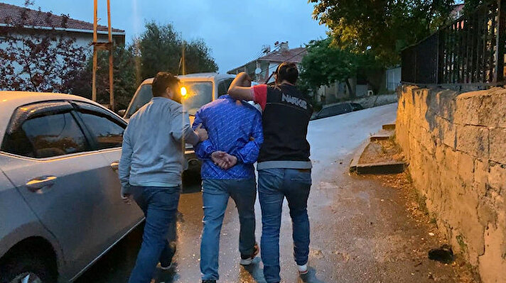 İstanbul Emniyet Müdürlüğü Narkotik Suçlarla Mücadele Şube Müdürlüğü ekipleri Maltepe, Esenler, Tuzla, Bahçelievler, Bağcılar ve Güngören ilçelerinde uyuşturucu madde satışının önlenmesine yönelik operasyon düzenledi.