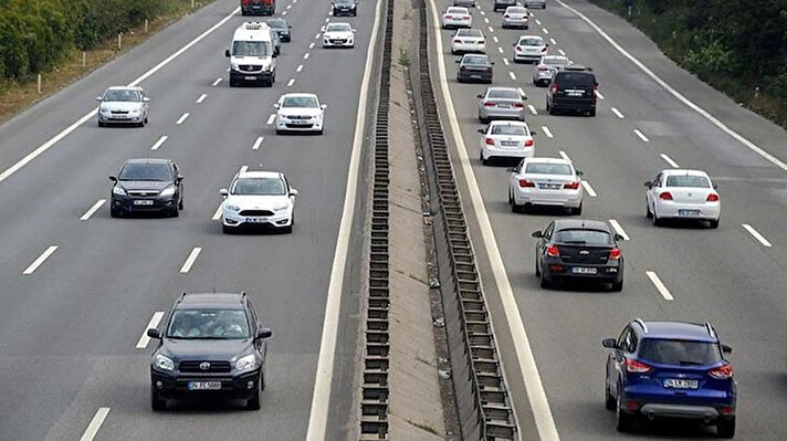 Sigortacılık ve Özel Emeklilik Düzenleme ve Denetleme Kurumunca (SEDDK) yapılan açıklamada, söz konusu düzenleme ile hak sahipleri ve sigorta şirketleri trafik kazası sonrasında değer kaybı taleplerine ilişkin eksper atama işlemleri Sigorta Bilgi ve Gözetim Merkezi (SBM) bünyesinde oluşturulan platform üzerinden gerçekleştirebilecek.