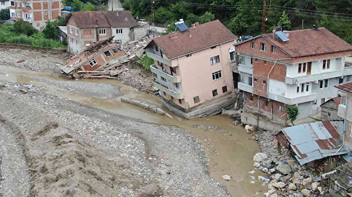 Batı Karadeniz'de etkili olan sel felaketinin en çok etkilediği ilçelerden biri de Karabük'ün Yenice ilçesi oldu. 