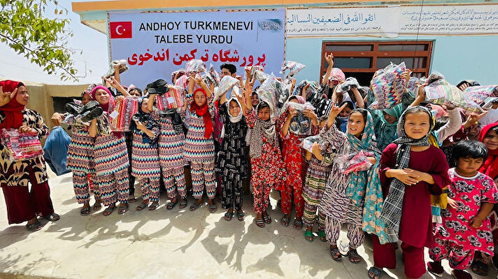 MHP'nin sosyal medya hesabından, Afganistan'ın Faryab vilayetinin Andhoy ilçesinde MHP Genel Başkanı Bahçeli'nin himayesinde faaliyetlerini sürdüren, öksüz ve yetim Türkmen çocukların kaldığı Andhoy Türkmenevi Talebe Yurdu'ndan görüntüler paylaşıldı.