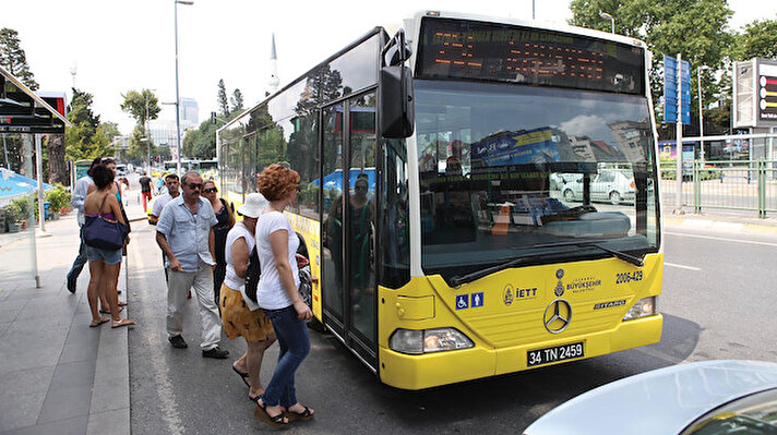 İstanbul'da toplu taşıma araçları 9 Temmuz Cumartesi gününden itibaren 9 gün boyunca bayram tarifesine geçiyor.