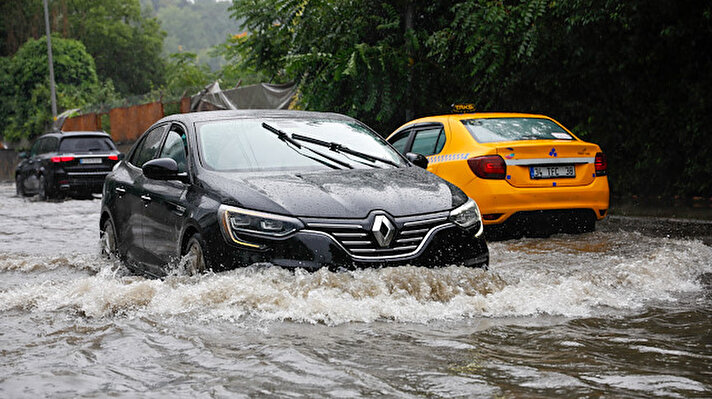 Afet Koordinasyon Merkezi (AKOM)'nden yapılan açıklamada, kentte en fazla yağışı 113 kilogram ile Sarıyer aldı.