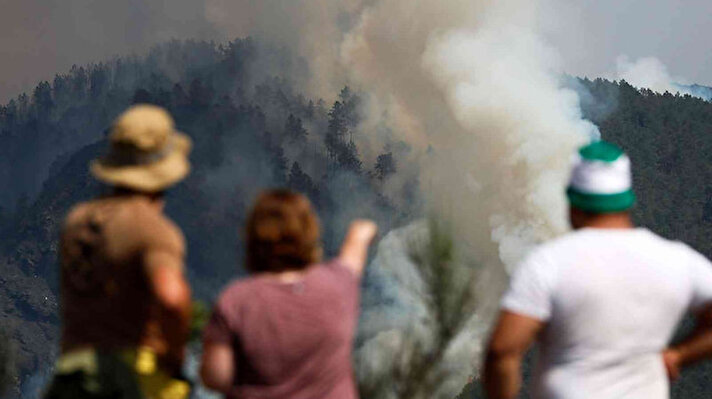 Fransa'nın Bordeaux kentinin güneyindeki Gironde bölgesinde çıkan orman yangınları nedeniyle 13 bin hektarlık alanın küle döndüğü belirtilirken, 16 bin kişinin tahliye edildiği duyuruldu.<br>