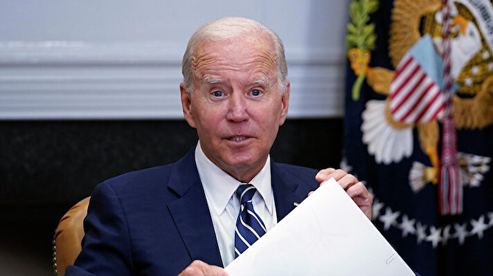 ABD Başkanı Biden'ın Covid-19 testi bir kez daha negatif çıktı. Beyaz Saray doktoru Joe Biden'ın karantinasının sonlanacağını duyurdu.
