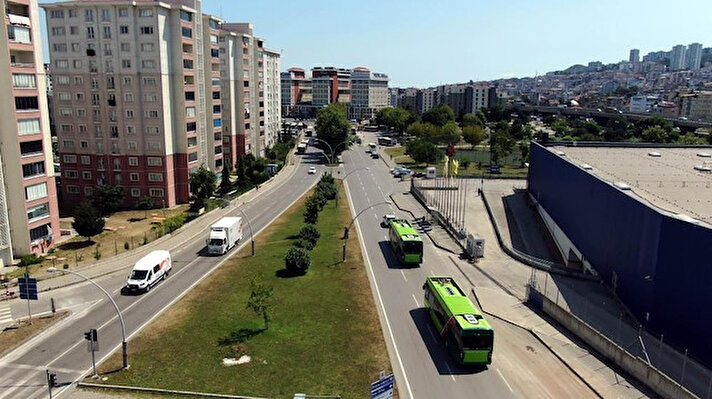 Samsun Büyükşehir Belediye Başkanı Mustafa Demir, ASELSAN iş birliği ile üretilen ultra hızlı şarjlı elektrik otobüslerin şoför eğitimleri ve deneme sürüşlerinin devam ettiğini söylerken, toplu ulaşımda bu otobüsleri kullanacak diğer illerin belediyelerinin Samsun’a ’telif hakkı’ ödeyeceğini açıkladı.