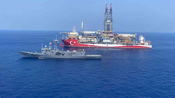 Milli Savunma Bakanlığı, Abdülhamid Han sondaj gemisine refakat eden Deniz Kuvvetleri Komutanlığına ait unsurların fotoğraflarını paylaştı.<br>