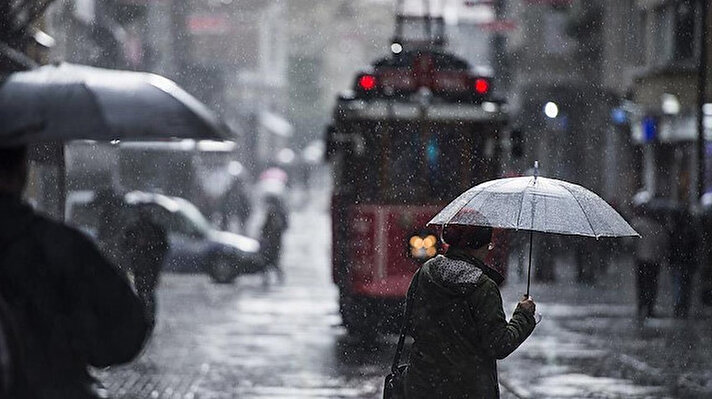 Meteoroloji'den yapılan son dakika açıklamasına göre, İstanbul başta olmak üzere birçok ilde gök gürültülü sağanak yağışlı olacak. İşte il il güncel hava durumu raporu...