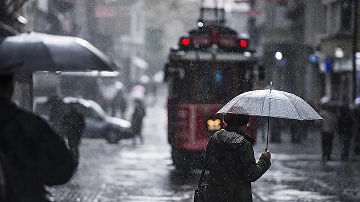 İstanbul'da kuvvetli yağmurlarla sıcaklık düşüyor. <br><br><br><br><br>