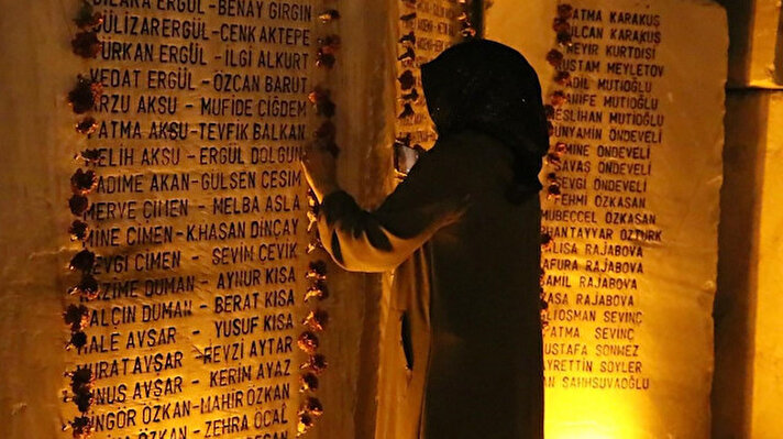 Yalova’da 17 Ağustos 1999 Marmara Depremi’nin 23. yıl dönümünde hayatını kaybedenler anıldı.
