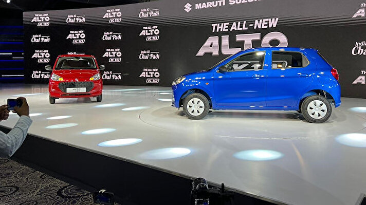Suzuki Alto'nun Hindistan pazarında satışa sunulan yeni modeli fiyatı ile de dikkat çekmeyi başarıyor. Üstelik iddialara göre bu modelin sıradaki durağı Türkiye.
