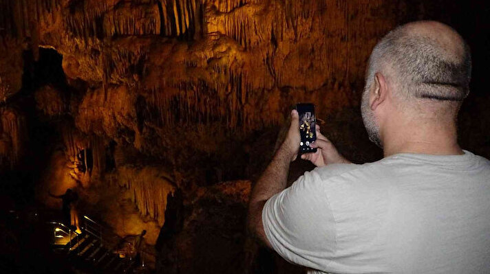 Tokat'ın Pazar ilçesinde bulunan Ballıca Mağarası tatilcilerin gözde ziyaret mekanları arasında yer alıyor. 