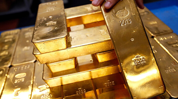 Piyasalar yeni haftaya hareketli başladı. Gram altın 1005 lira seviyesinde dalgalanırken ons altın 1713 dolar bandında dalgalanıyor. 