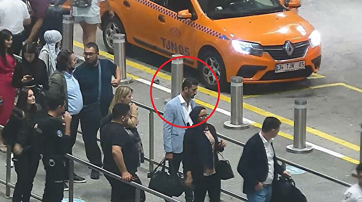İstanbul Havalimanı Emniyet Şube Müdürlüğü ekiplerinin terminal içerisinde yaptığı denetimlerde risk analizi uygulaması kapsamında, 19 Eylül'de akşam saatlerinde Ankara'da İstanbul'a gelen bir yolcudan şüphelendi. 