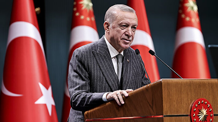 Cumhurbaşkanı Recep Tayyip Erdoğan, müjdeleri sıralarken, "Bugün kabine toplantımız bayağı neşeliydi, canlıydı. Bakan arkadaşlarım bayağı iyi hazırlanmışlar. Milletimize belli müjdeleri verelim diye." ifadelerini kullandı.