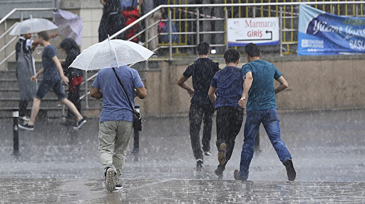 Meteoroloji, 5 günlük hava durumu tahminlerini açıkladı. İstanbul ve İzmir'in de aralarında bulunduğu 19 il için sarı kodlu uyarı yapıldı.  <br>