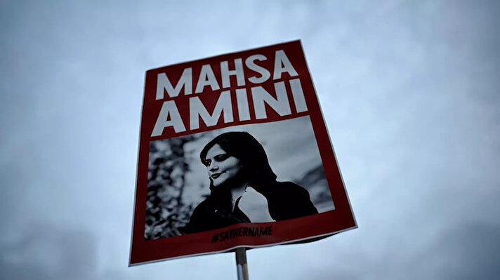 İran, ülke çapında protestolara neden olan Mahsa Amini'nin ölümüne ilişkin yeni görüntüler yayınladı.