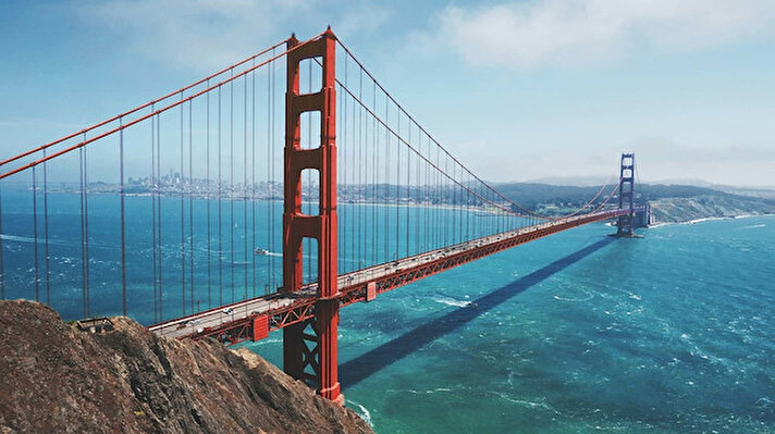 ABD Türkiye Büyükelçiliği, ABD'nin San Francisco eyaletinde yer alan Golden Gate Köprüsü'yle ilgili bir paylaşımda bulundu.<br>