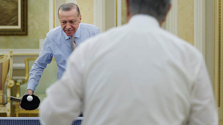 Cumhurbaşkanı Recep Tayyip Erdoğan, Kazakistan Cumhurbaşkanı Kasım Cömert Tokayev ile resmi akşam yemeğinde bir araya geldi.<br><br>