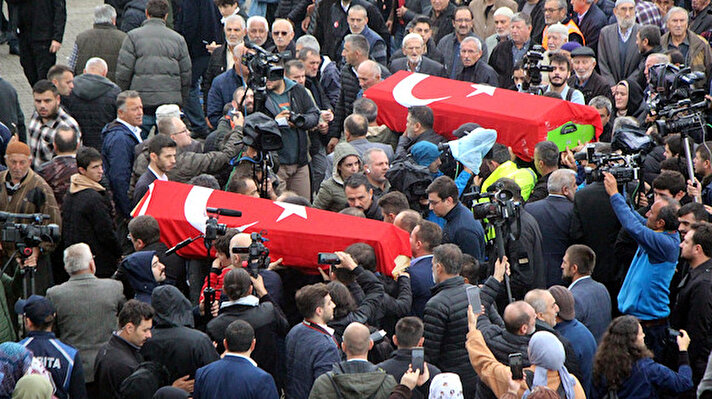 2019 yılında, aynı anda Türkiye Taşkömürü Kurumu Amasra Müessese Müdürlüğü'nde işe giren ve aynı köyde yaşayan 3 arkadaşın, Türk bayraklarına sarılı tabutlarının yanında yakınları gözyaşı döktü.