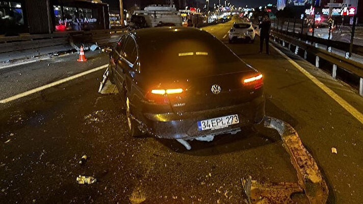 Kaza, saat 19.30 sıralarında E-5 Bakırköy mevkiinde meydana geldi. 