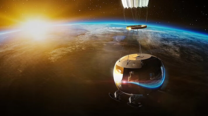 Madrid merkezli uzay turizmi şirketi olan HALO Space insanların uzaya balonla seyahat etmeleri için çalışmalarını sürdürüyor.<br><br>Şirket, balona bağlı bir kapsül içinde turistleri uzayın kenarına götürmeyi planlıyor.