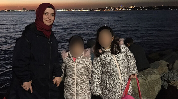 Mimar Sinan Mahallesi Özdemir Sokak'ta 24 Ekim Pazartesi gecesi ihbar üzerine eve giden acil servis ekibi, 2 çocuk annesi Zeynep Özgelen'in hayatını kaybettiğini belirledi. Şüpheli olarak değerlendirilen ölümle ilgili kadının eşi Muhammet Özgelen gözaltına alındı. Emniyetteki işlemlerinin ardından Anadolu Adalet Sarayı'na sevk edilen Muhammet Özgelen, 'Eşe karşı kasten öldürme' suçundan tutuklandı. Muhammet Özgelen ifadesinde, eşinin rahatsızlandığını ve bu nedenle hayatını kaybettiğini iddia etti. 