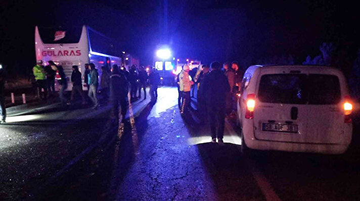 Kaza saat 01.00 sıralarında Ankara- Sivas karayolunun Yıldızeli ilçesi yakınlarında meydana geldi. 