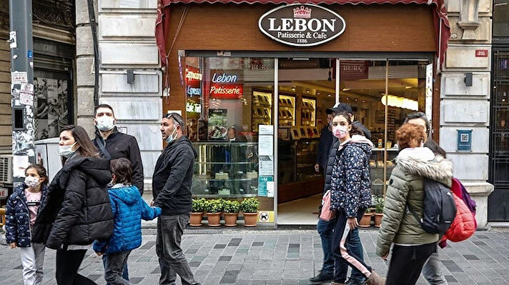 Beyoğlu İstiklal Caddesi'nin tarihi dükkanlarından Lebon Pastanesi, 1810 yılında Edouard Lebon tarafından Beyoğlu'nda kuruldu.