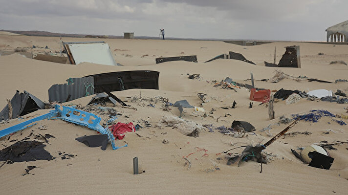 بعد تسونامي.. الرمال تغطي نصف منازل كولوب الصومالية