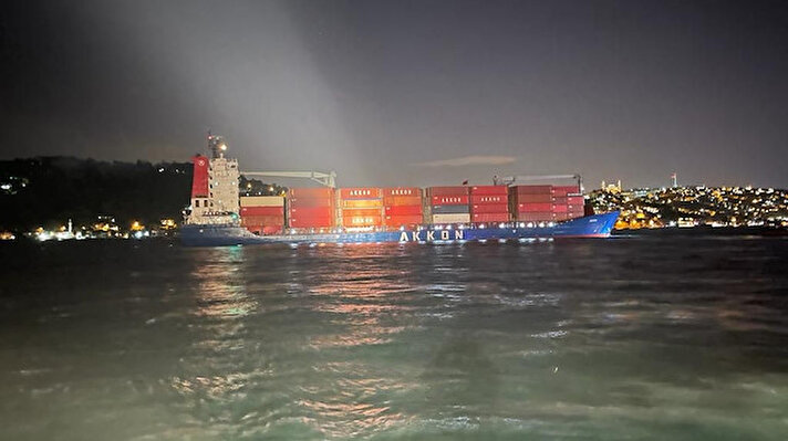 Ambarlı’dan Rusya’nın Novorossiysk Liman’nına seyir halinde olan 147 metre uzunluğundaki konteyner yüklü gemi, boğazda makine arızası yaptı. 