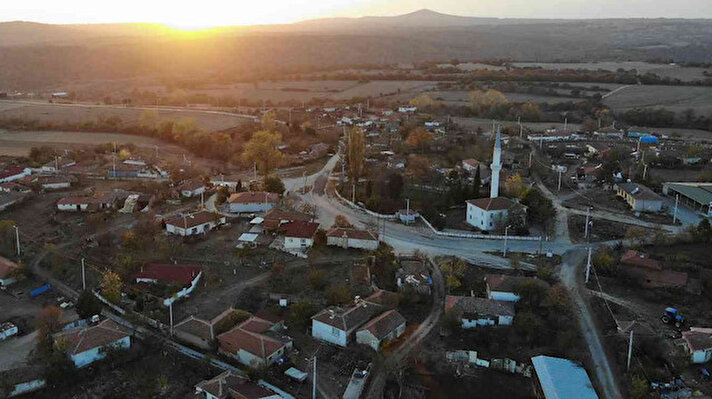 Edirne'nin Lalapaşa ilçesine bağlı Ömeroba, son yıllarda göç veren değil göç alan köy oldu. Bulgaristan sınırında yer alan ve Balkan köyü olarak bilinen Ömeroba köyüne temiz havası nedeniyle Türkiye'nin dört bir yanından onlarca aile göç etti. 