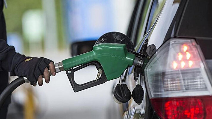 Benzin ve mazot (motorin) fiyatı başta olmak üzere akaryakıt fiyatları en çok araştırılan konular arasında yer alıyor.