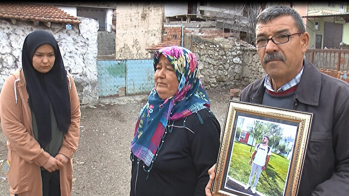 Sungurlu'ya bağlı Kavşut köyünde bakkal işleten Ahmet Özkarslı, Şerife İçöz'ü ailesinden istedi. Şerife İçöz, üniversitede okumak istediğini belirterek evlenmek istemediğini söyledi. Bu nedenle Özkarslı ailesi ile İçöz ailesi arasında husumet oluştu. Ahmet Özkarslı, bakkaldan İçöz ailesi fertlerinin alışveriş yapmasına izin vermedi. Bu nedenle taraflar arasında zaman zaman tartışmalar yaşandı.<br>