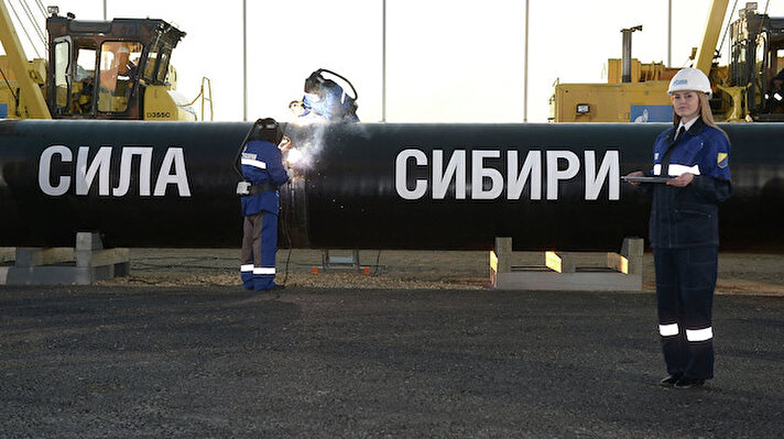 Çin, 2024'te inşasına başlanacak 50 milyar metreküp gaz kapasiteli "Sibirya'nın Gücü 2" boru hattıyla Rusya'nın gaz ihracat portföyünde Avrupa Birliği'nden (AB) boşalan yeri doldurmaya hazırlanıyor.
