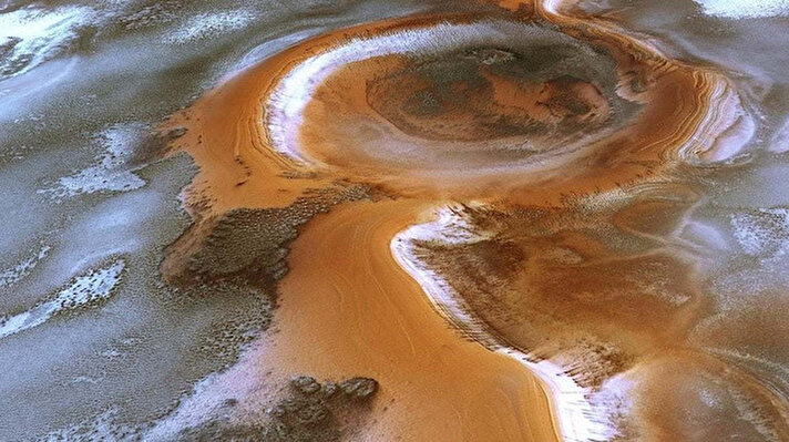 Amerikan Ulusal Havacılık ve Uzay Dairesi'nin (NASA) Mars keşif uydusu Mars Reconnaissance Orbiter (MRO), kızıl gezegenin yüzeyini görüntülemeye devam ediyor.