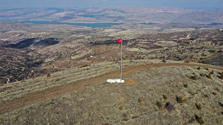 4 Mart 2021 tarihide Bingöl’den kalkış yapan Kara Kuvvetleri Komutanlığına ait Cougar tipi helikopter, Bitlis’in Tatvan ilçesine bağlı Çekmece köyü ile Nemrut Dağı yakınlarında düşmüştü.