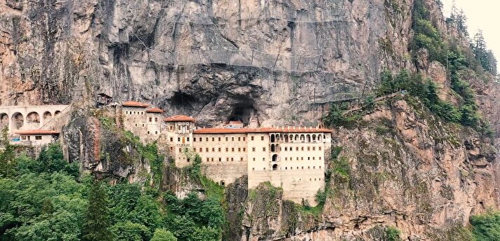 Bir bölümü 25 Mayıs 2019 tarihinde ziyarete açılan manastırın yüzde 90'lık kısmının tamamlanmasıyla 1 Temmuz'da Kültür ve Turizm Bakanı Mehmet Nuri Ersoy'un katılımı ile tamamen ziyarete açıldı.