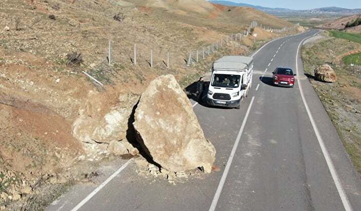 Deprem Felaketinin Doğaya Verdiği Zarar Havadan Görüntülendi ...