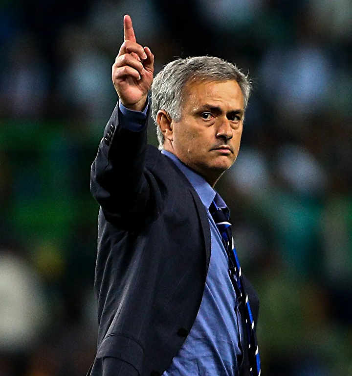 Какую команду сейчас тренирует жозе моуринью. Jose Mourinho. Жозе Моуринью. Жозе Моуриньо 2005. Жозе Моуриньо 2022