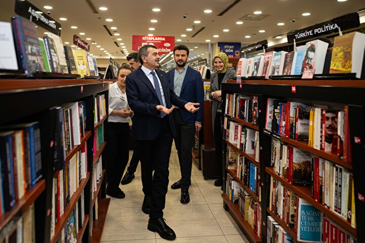 Bakan Tekin'den Özgür Özel'in bazı firmalara yönelik boykot açıklamasına tepki: Bu toplumun değerlerinden rahatsızlar | Politika Haberleri