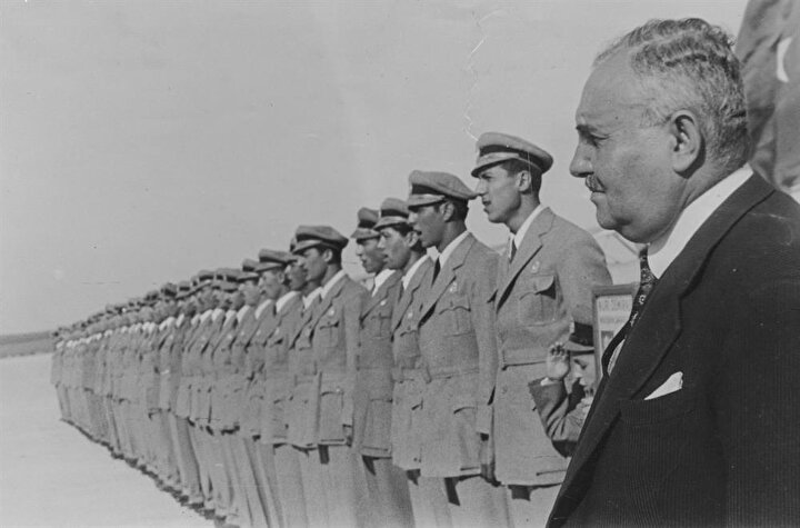 Türkiye’nin önemli iş adamlarından Nuri Demirağ’ın çabalarıyla kurulan uçak fabrikası yaşanan talihsiz bir olayın ve dönemin yöneticilerinin desteğini çekmesi üzerine kapanmak zorunda kaldı.