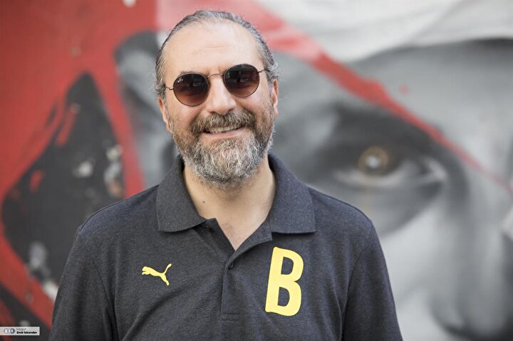 Başlıca eserleri “Kekeme Çocuklar Korosu”, “Şanzelize Düğün Salonu” ve “Beni Onlara Verme” oldu.