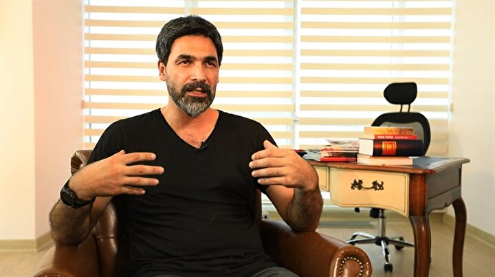 Cemil Meriç “Bu Ülke” kitabını yazdıktan sonra “hayat denen mülakata bu kitabı yazmak için geldim.” demiştir. Uğur Işılak hayat denen mülakata ne için gönderilmiştir?