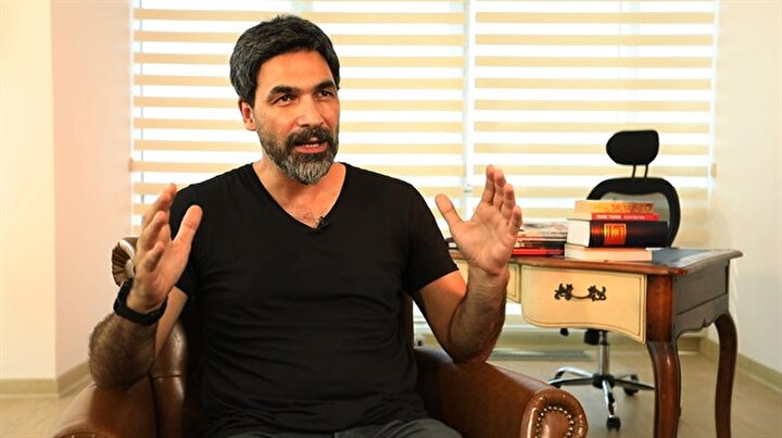 Sürekli konser veren, söyleşilere katılan, halkın içinde olan bir sanatçı olarak, insanlığın gidişatı hakkında neler düşünüyorsunuz?