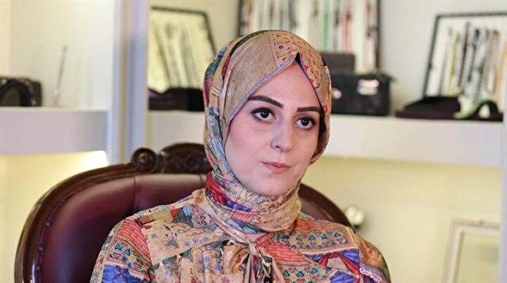 Nilhan Osmanoğlu: “İslam’dan uzaklaştıkça özümüzden hızlıca kopuyoruz.”