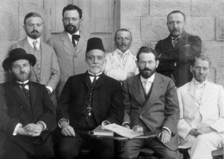 Eliezer Ben Yehuda, muhataplarının kendisini anlayıp anlamamasını umursamadan İbranice konuşmayı sürdürdü.