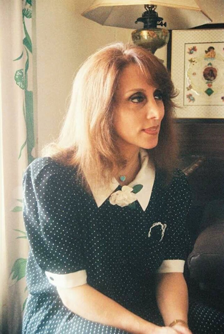 Feyruz yalnızca şarkıcılıkla yetinmeyerek pek çok müzikal ve sinema filminde de sahne aldı.