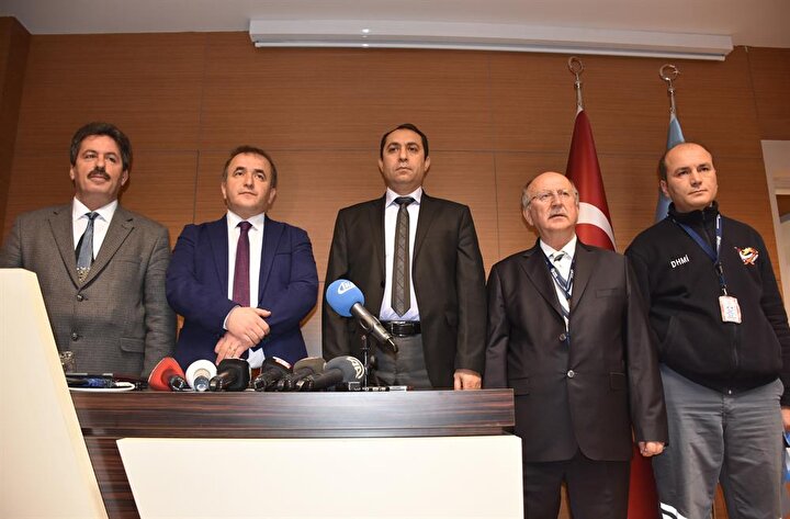 Trabzon Havalimanı VIP Toplantı Salonu'nda basın toplantısı düzenlendi.