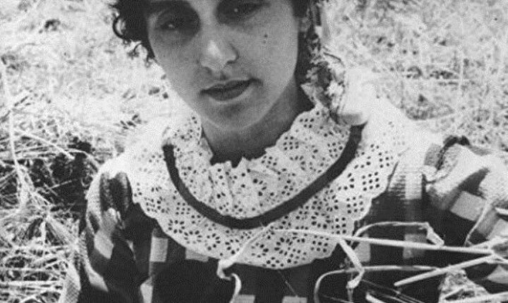 Henüz 11 yaşında keşfedilen Feyruz, kısa zamanda şöhret basamaklarını tırmanmaya başlamıştı.