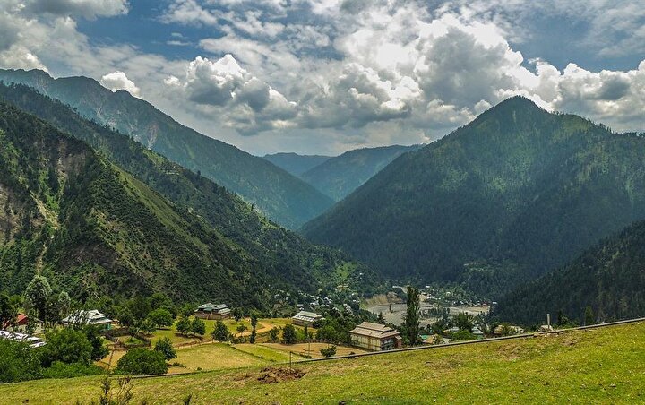 Keşmir, paylaşılamayan doğal zenginlikleriyle dikkat çekiyor.